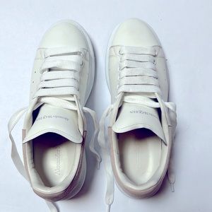 Alexander McQueen oversized leather sneaker size 38